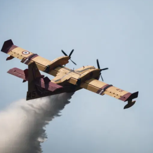 « Sur les douze Canadair que la France possède, nous n'en avons que cinq disponibles, c'est juste scandaleux »